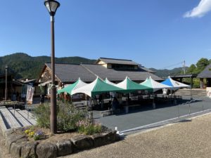 道の駅どんぐりの里いなぶ外観